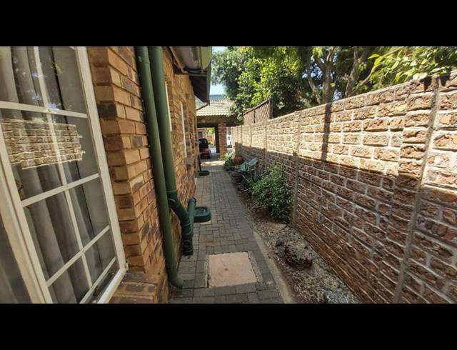 3 BEDROOM TOWNHOUSE FOR SALE IN GLEN MARAIS